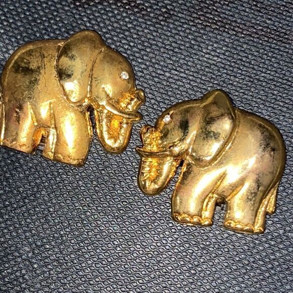 Fitz & Co Matching Elephant Necklace & Earring Set - Picture 4 of 6